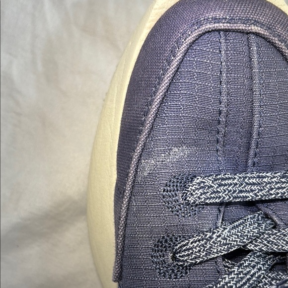 Women’s size 9 Allbirds Blue and White Sneakers with Versatile Style - Picture 9 of 10